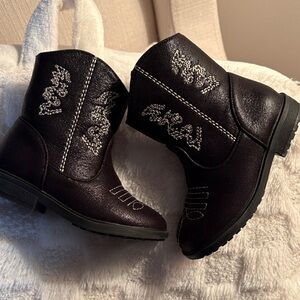 Black Western Style Boots with Embroidered Design